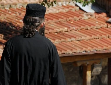 Βόλος: Προφυλακιστέος ο 80χρονος ιερέας για την ασέλγεια σε 11χρονο κορίτσι